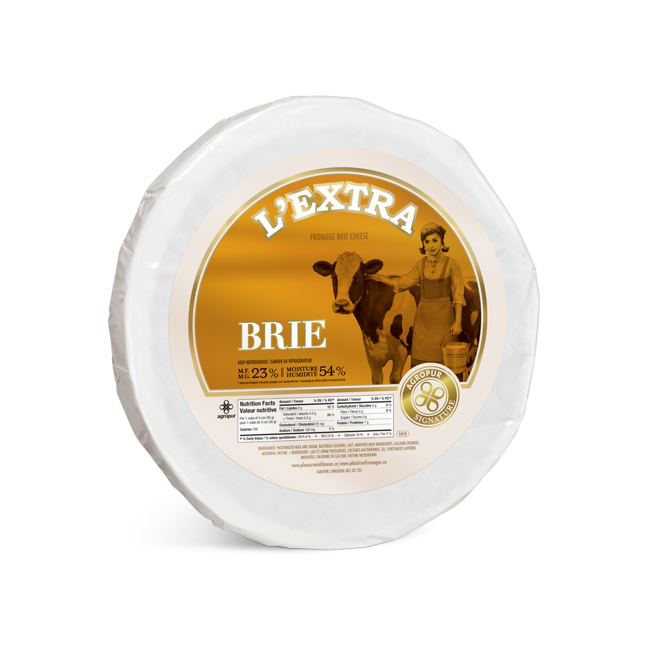 Brie L'Extra - Coupé en magasin / Cut in store