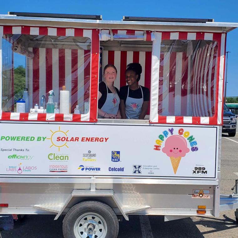 Agropur soutient Happy Cones, un kiosque à crème glacée fonctionnant à l’énergie solaire  