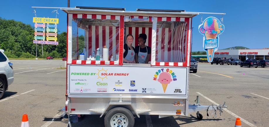 Agropur soutient Happy Cones, un kiosque à crème glacée fonctionnant à l’énergie solaire